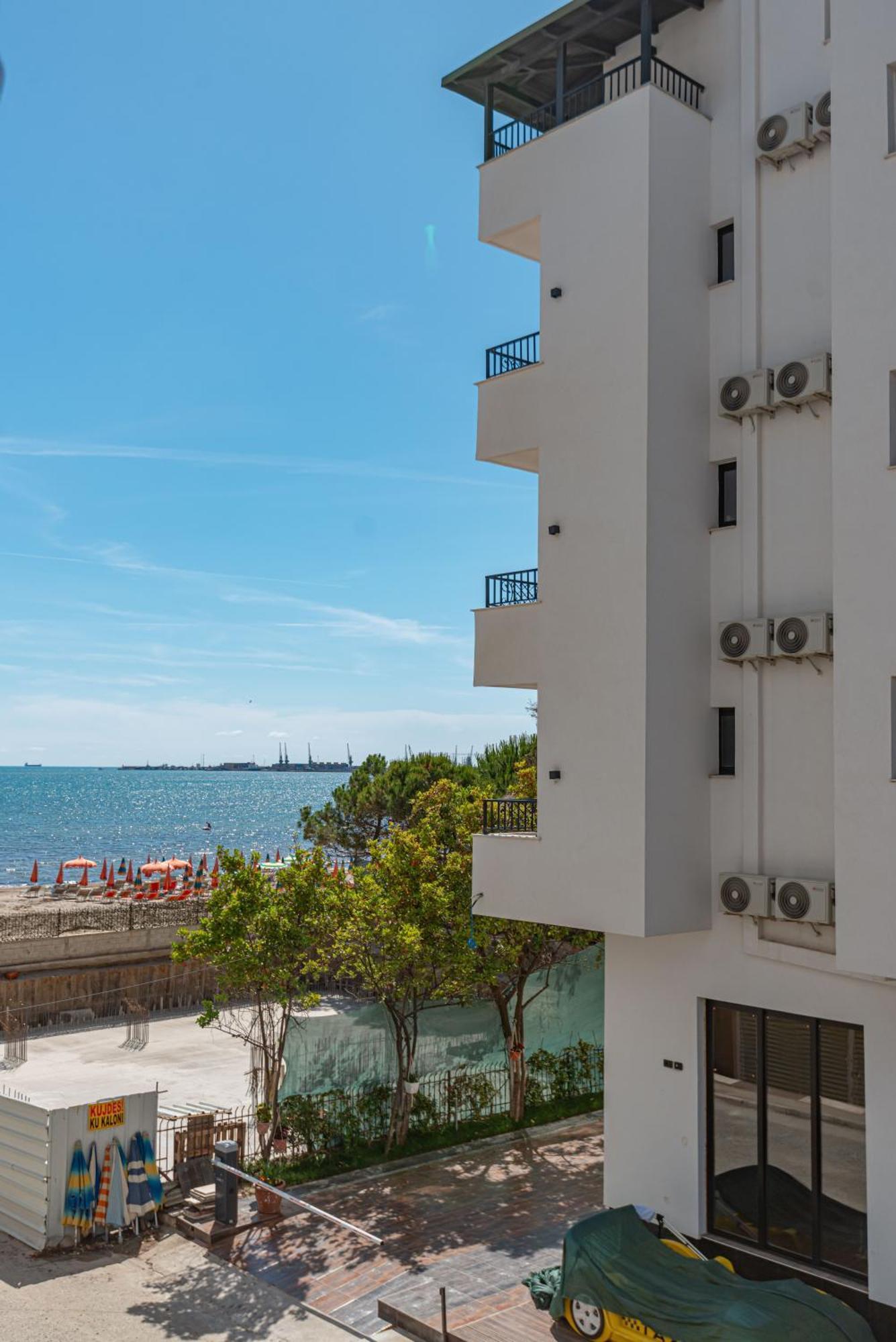 Vila Al2 Durres Exterior photo